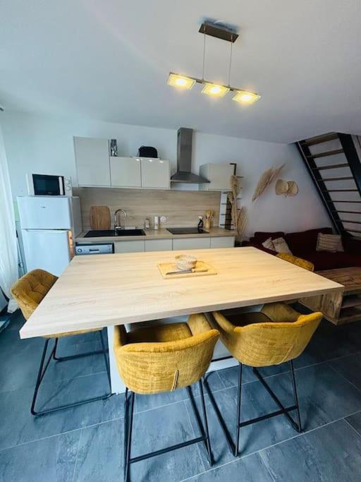Saint-Laurent-dʼAigouze Appartement En Petite Camargue מראה חיצוני תמונה