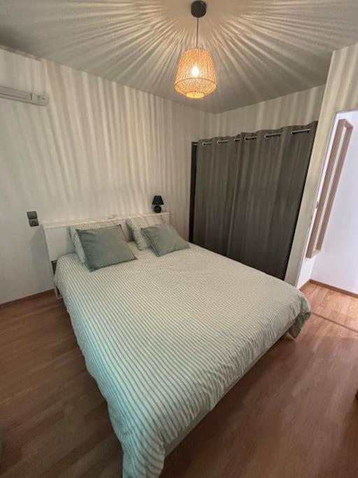 Saint-Laurent-dʼAigouze Appartement En Petite Camargue מראה חיצוני תמונה