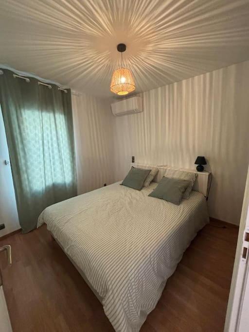 Saint-Laurent-dʼAigouze Appartement En Petite Camargue מראה חיצוני תמונה